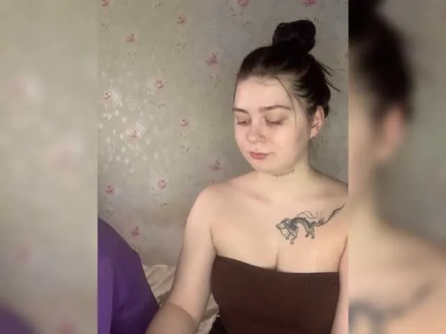 Live sex webcam photo for alyavass1 #290472079