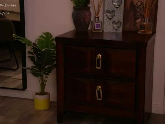 Live sex webcam photo for alyonaqueen #291546092