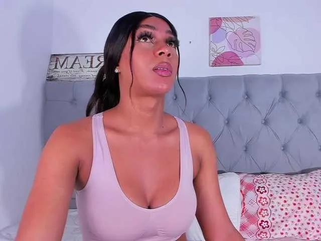Live sex webcam photo for alyssa-desire #290470937