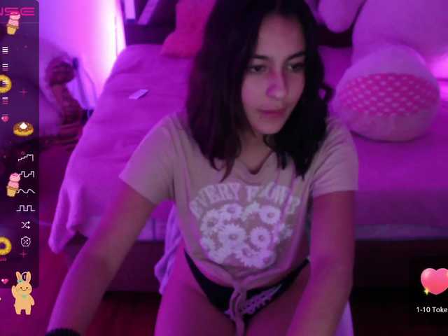 Live sex webcam photo for alyssa-tay #274245245