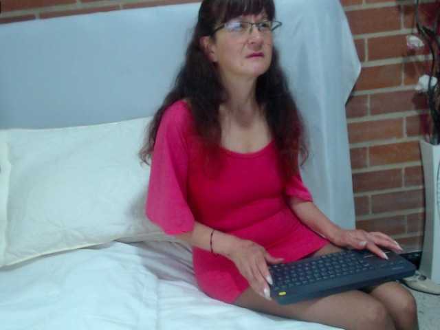 Live sex webcam photo for amanda-mature #273454849