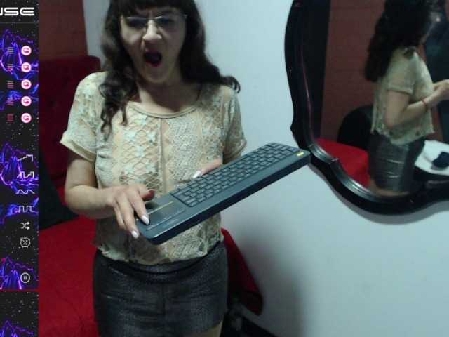 Live sex webcam photo for amanda-mature #274266841