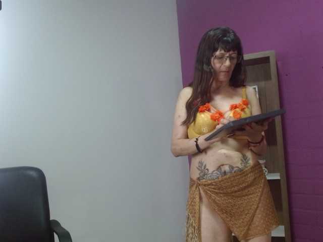 Live sex webcam photo for amanda-mature #275662718