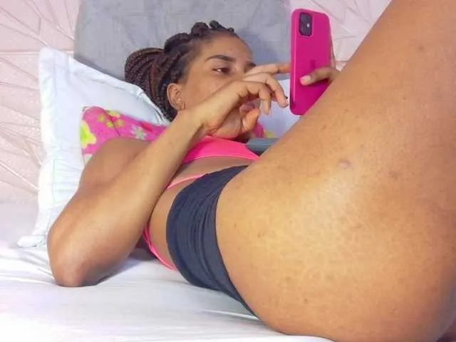 Live sex webcam photo for amarantha-love18 #291072005