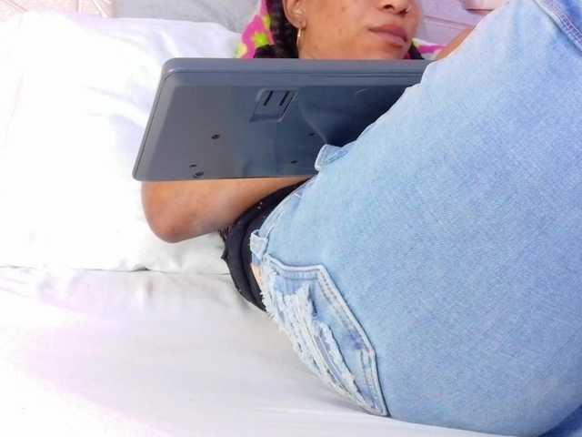 Live sex webcam photo for amarantha-love18 #291333040