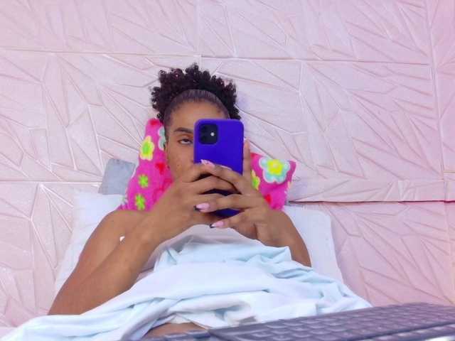 Live sex webcam photo for amarantha-love18 #291623903