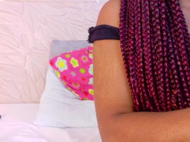 Live sex webcam photo for amarantha-love18 #291649790