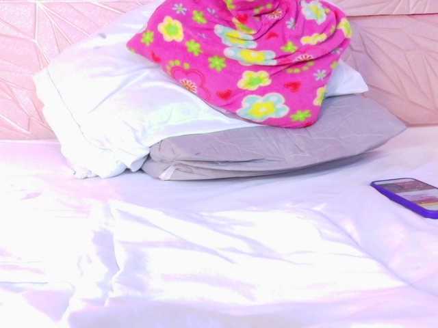 Live sex webcam photo for amarantha-love18 #291746482