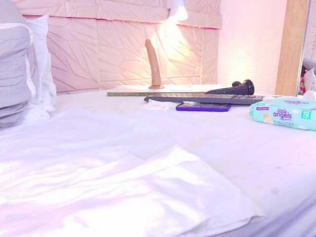 Live sex webcam photo for amarantha-love18 #291760885