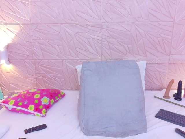 Live sex webcam photo for amarantha-love18 #291806209