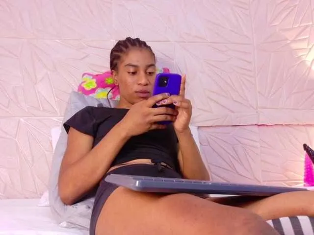 Live sex webcam photo for amarantha-love18 #291962303