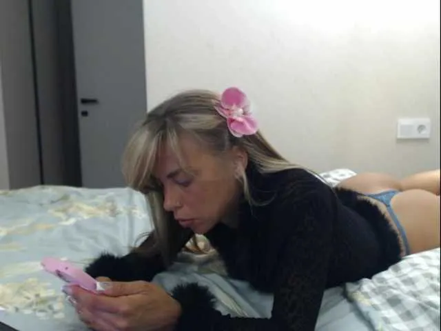 Live sex webcam photo for amarettarose #293846816