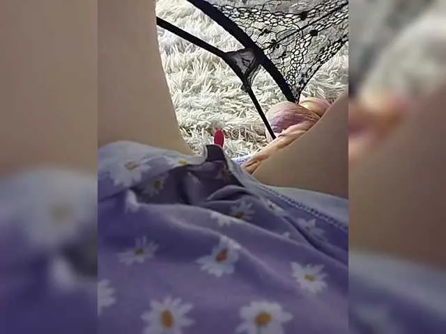 Live sex webcam photo for amazingtits-5D #292183664