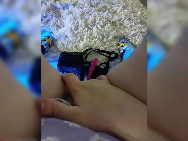 Live sex webcam photo for amazingtits-5D #292288805