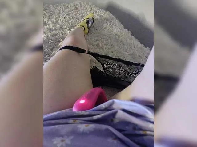 Live sex webcam photo for amazingtits-5D #293131740