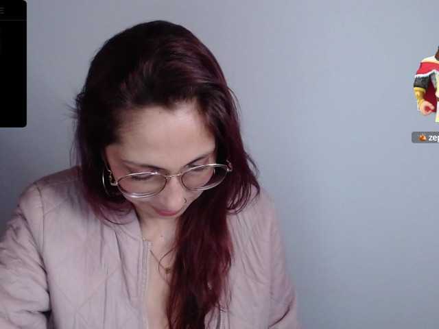 Live sex webcam photo for amber-milf1 #277986735