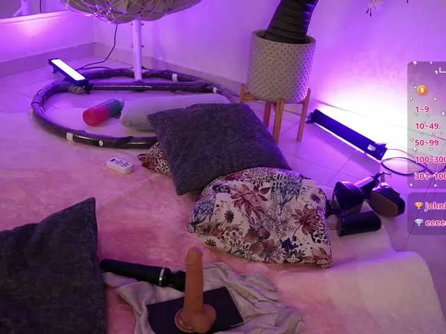 Live sex webcam photo for ambercolors7 #291006178