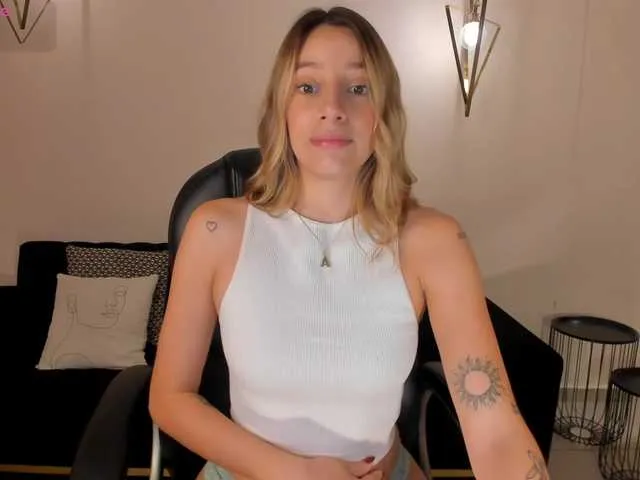 Live sex webcam photo for ameliegraham #290280068