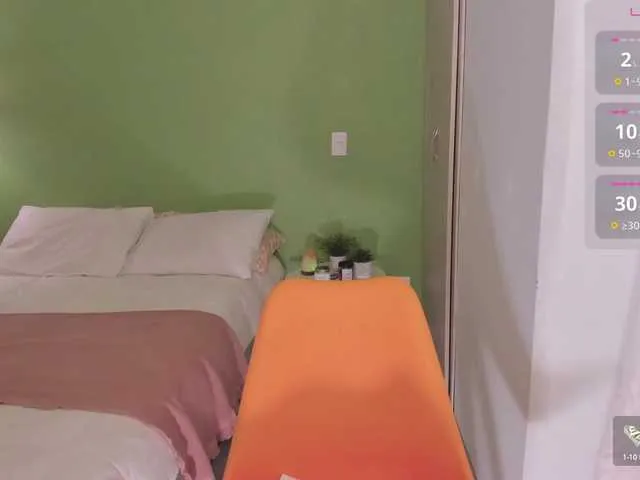 Live sex webcam photo for ameliegraham #290386481