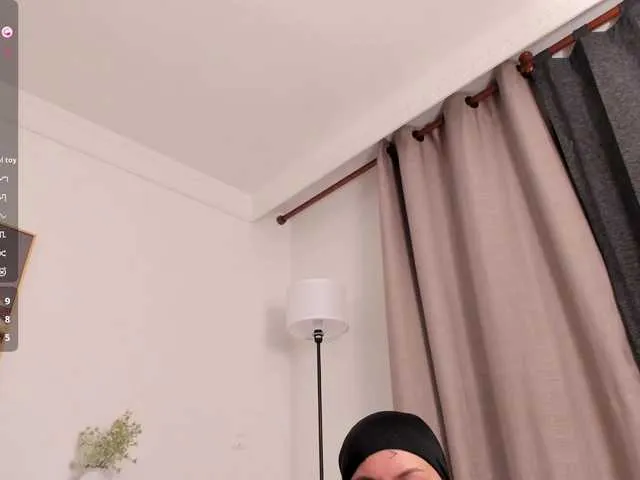 Live sex webcam photo for amina-hafssa #291257501