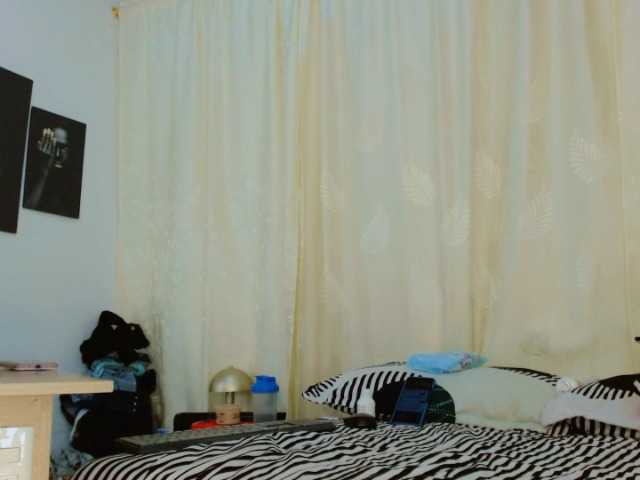 Live sex webcam photo for amnesica-love #275561912