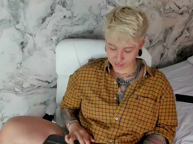 Live sex webcam photo for amy-ink #291052449