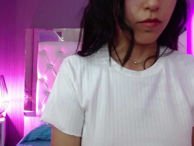 Live sex webcam photo for amyjoness #277912132