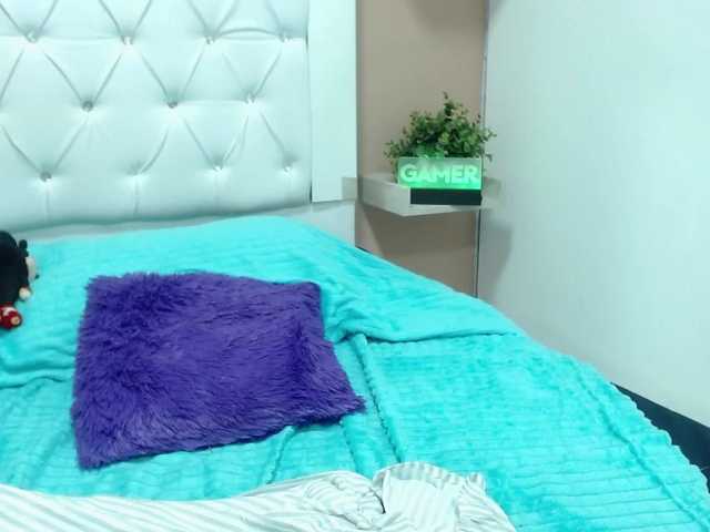 Live sex webcam photo for amyjoness #277953311