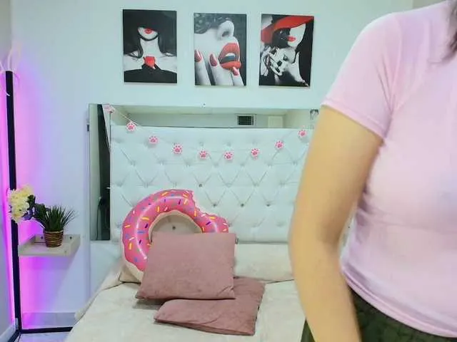 Live sex webcam photo for amyjoness #291642977