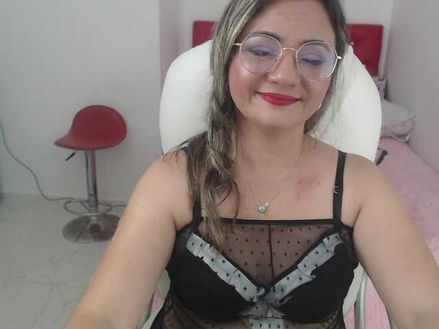 Live sex webcam photo for ana-hotmilf #277336113