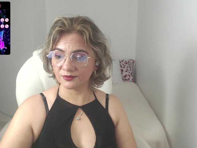 Live sex webcam photo for ana-hotmilf #277531045