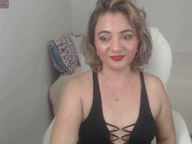 Live sex webcam photo for ana-hotmilf #277936366