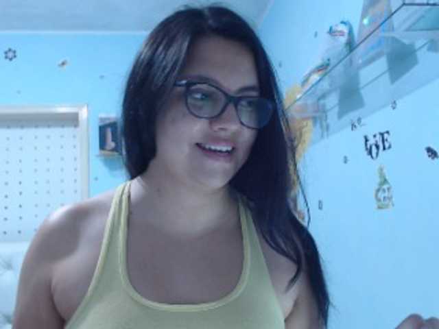 Live sex webcam photo for ana-loveee #275988791