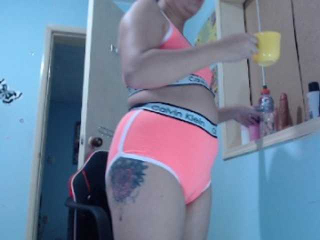 Live sex webcam photo for ana-loveee #276308104