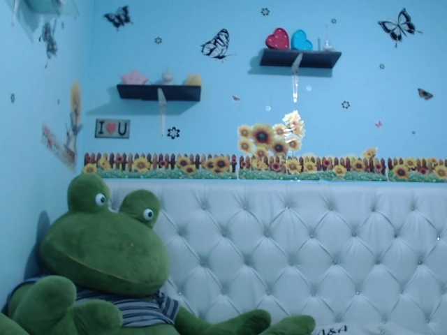 Live sex webcam photo for ana-loveee #276753813