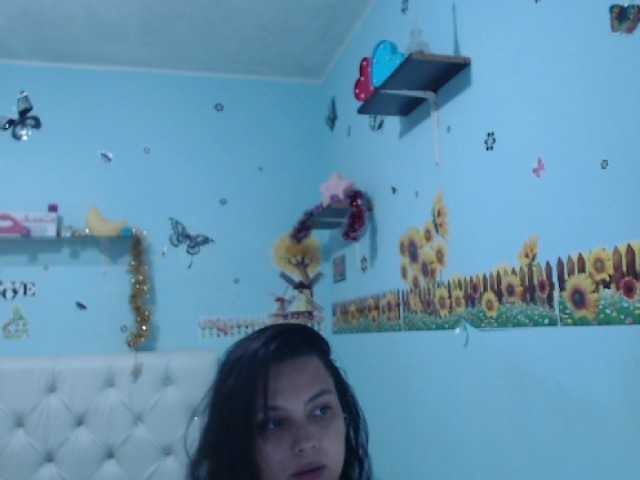 Live sex webcam photo for ana-loveee #277021388