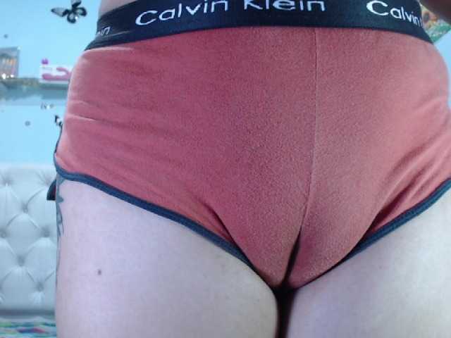 Live sex webcam photo for ana-loveee #277027593