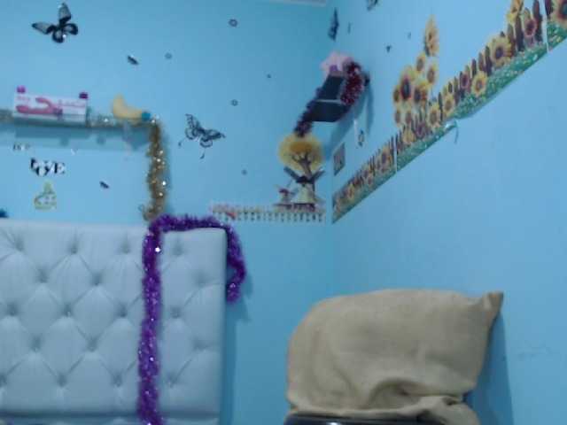 Live sex webcam photo for ana-loveee #277073952