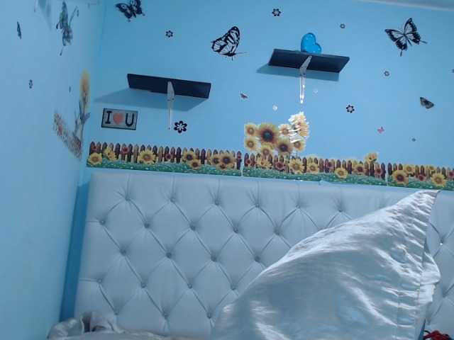 Live sex webcam photo for ana-loveee #277484805