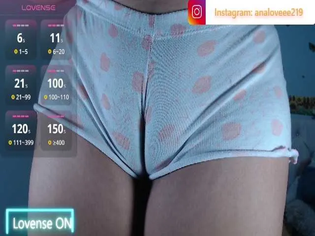 Live sex webcam photo for ana-loveee #293524411