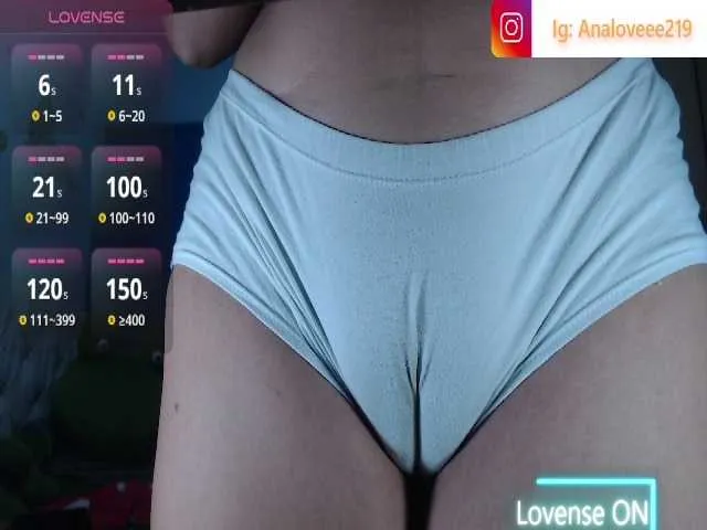 Live sex webcam photo for ana-loveee #293935131