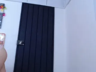 Live sex webcam photo for AnahiCruz #126877461