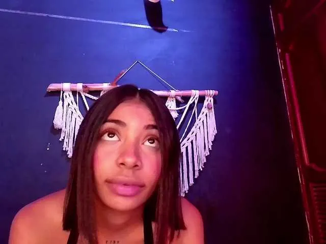 Live sex webcam photo for anais-tgn #290883899