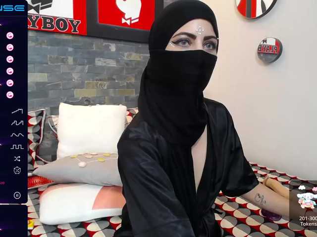 Live sex webcam photo for anandaaruna #275610208