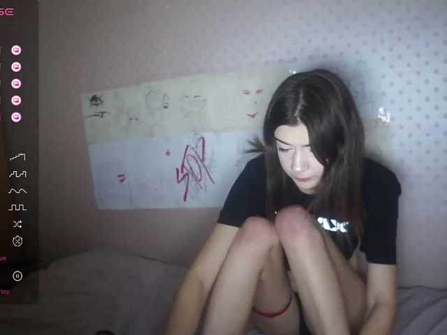 Live sex webcam photo for andeldust666 #276977882