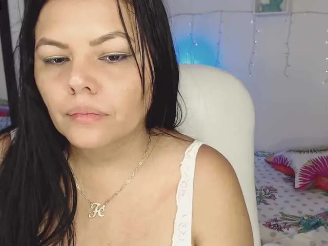 Live sex webcam photo for andrea-16- #271952133