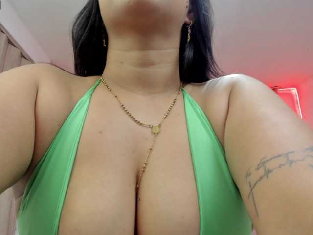 Live sex webcam photo for andrea-greey #276834593