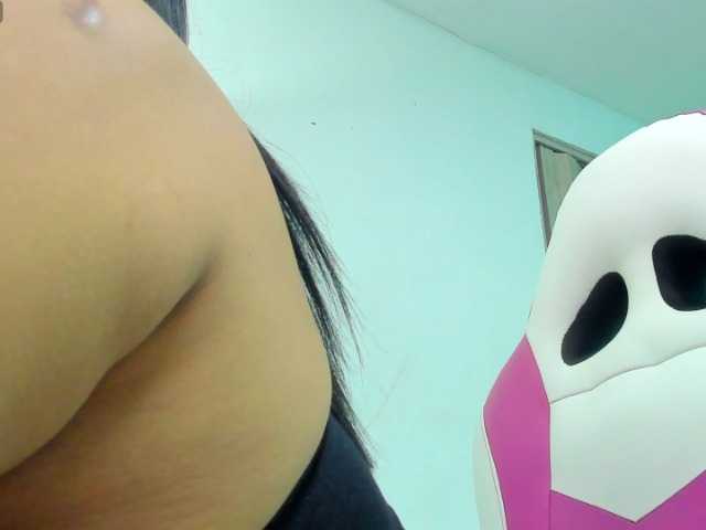 Live sex webcam photo for andrea-greey #277049509
