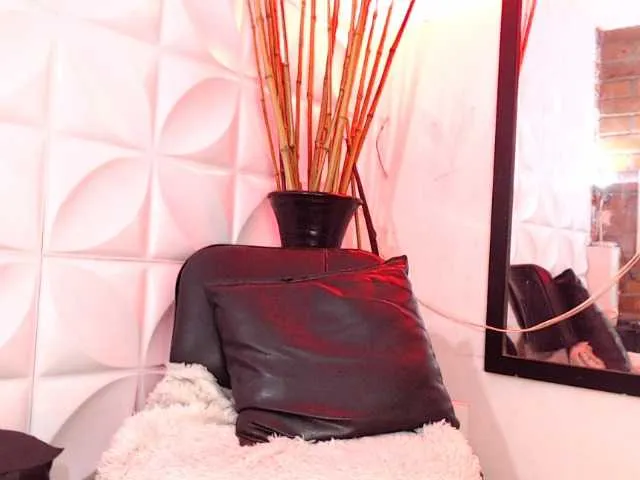 Live sex webcam photo for andrea-ospina #276495906