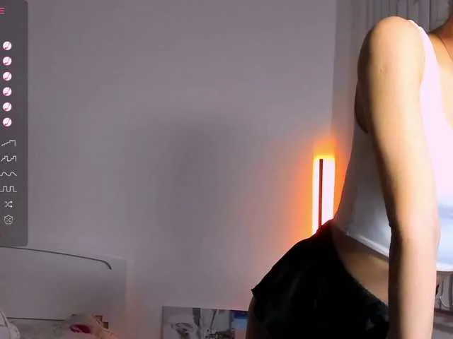 Live sex webcam photo for andrea-tasty #291436365